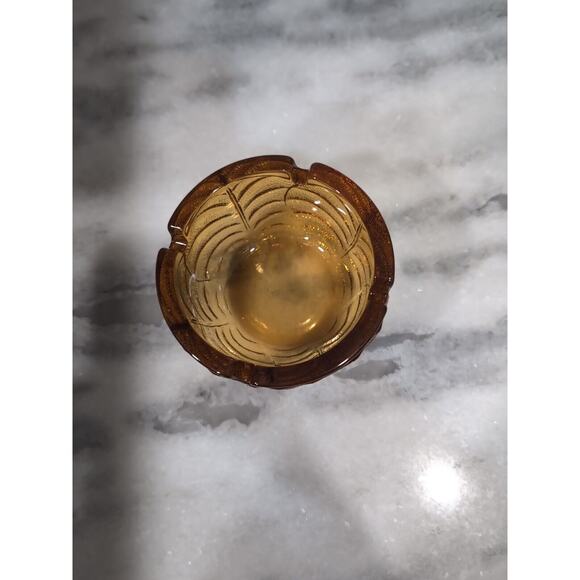 Amber Glass 4 Slot Ashtray with Fall Leaves Design,‎ Honey Gold Ash Tray, Autumn - Picture 5 of 6